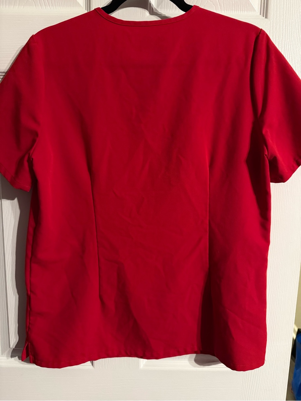 FIGS Winning Red Catarina V-Neck Scrub Top M, EUC - Picture 6 of 10
